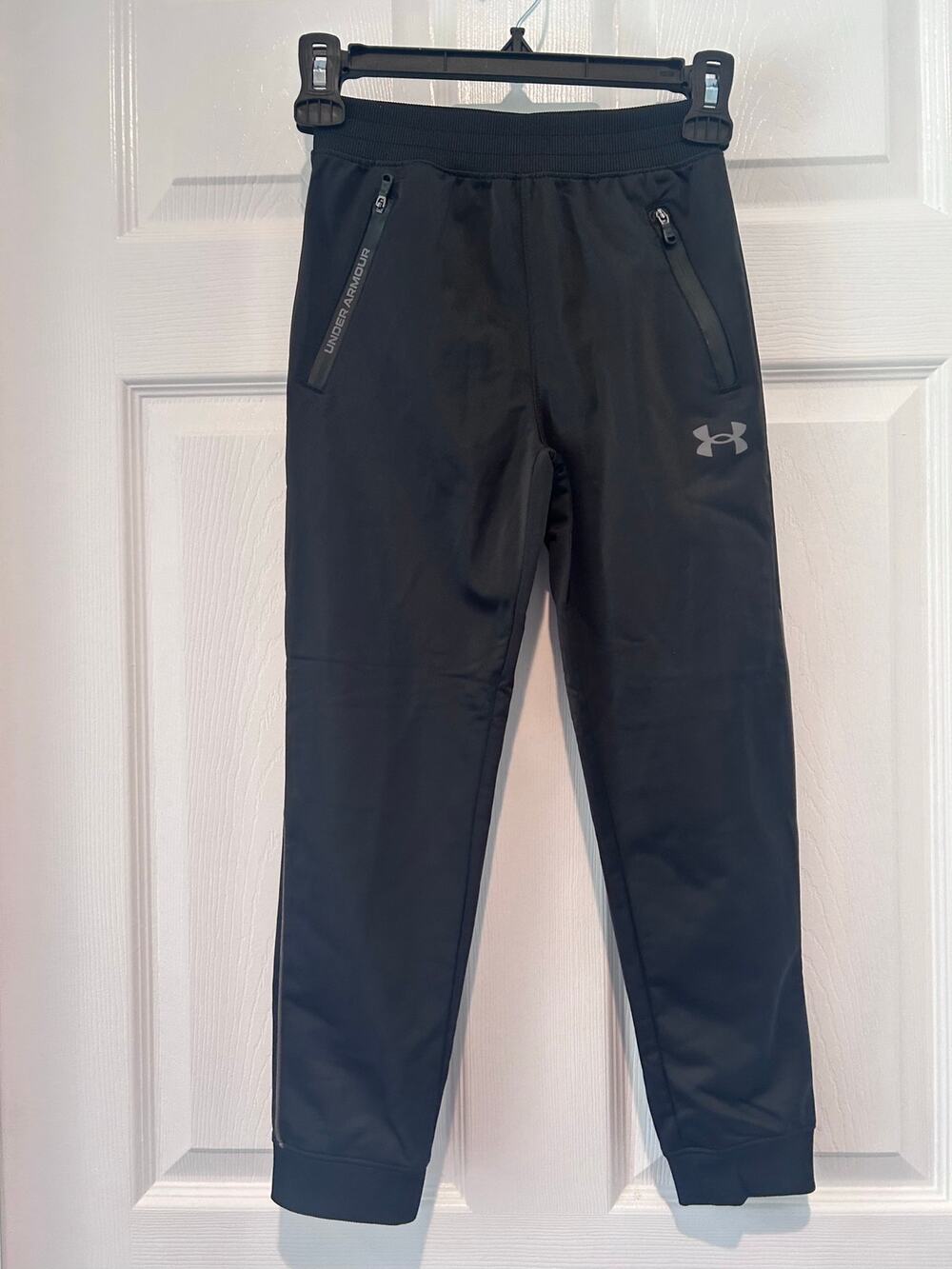 Under Armour Boys Tapered Jogger Pants Black Sz 7 Activewear Back to School Play
